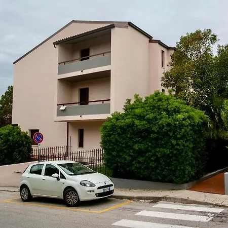 S78 - Sirolo, Trilocale Con Terrazzo In Centro *